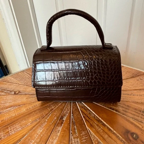 Used Zara Small Elegant Chocolate Brown Crocodile-Embossed Faux Leather Handbag - Picture 15 of 15